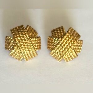 Vintage textured gold tone geometric dome clip on earrings